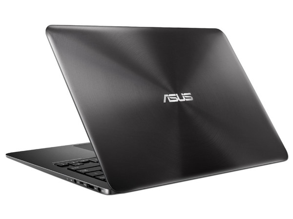 Laptop ASUS ZenBook UX305:
Procesador Intel Core M-5Y10 (hasta 2.0 GHz),
Memoria de 8 GB LPDDR3, SSD de 256 GB,
Pantalla LED  de 13.3