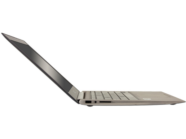 Ultrabook Asus ZENBOOK UX31E:
Procesador Intel Core i5-2557M (1.7 GHz),
Memoria de 4GB DDR3, Disco Duro de 256 GB SSD,
Pantalla LED HD de 13.3
