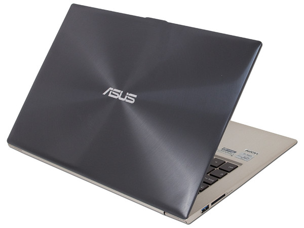 Ultrabook Asus ZENBOOK UX32A:
Procesador Intel Core i3-3217U (1.8 GHz) 3era Generación,
Memoria de 4GB DDR3, D. D. de 500GB, 22GB SSD,
Pantalla LED de 13.3