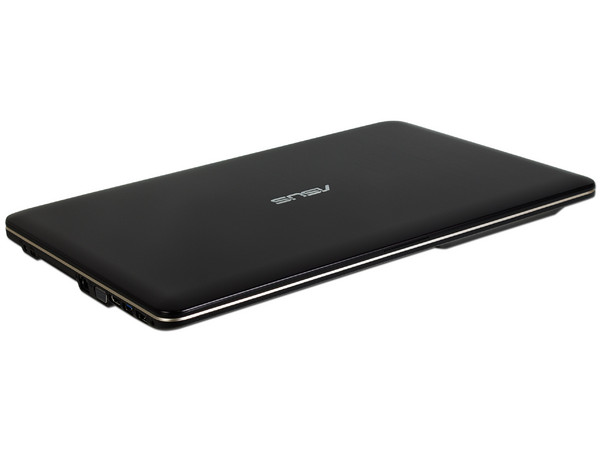 Laptop ASUS VivoBook X540LA:
Procesador Intel Core i3 4005U (1.7 GHz),
Memoria de 4GB DDR3L,
Disco Duro de 1TB,
Pantalla de 15.6