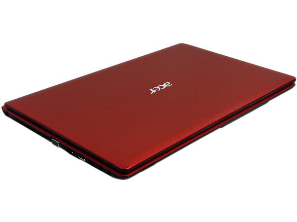 Laptop Acer Aspire 5560-SB487:
Procesador AMD A4-3300M (1.9 GHz),
Memoria de 4GB DDR3, Disco Duro de 500GB,
Pantalla HD LED de 15.6
