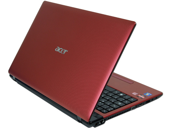 Laptop Acer Aspire 5560-SB487:
Procesador AMD A4-3300M (1.9 GHz),
Memoria de 4GB DDR3, Disco Duro de 500GB,
Pantalla HD LED de 15.6
