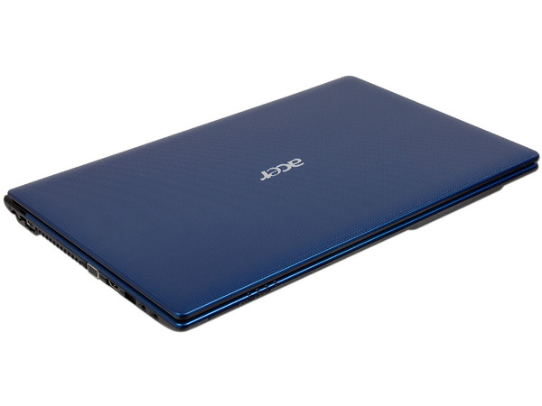 Laptop Acer Aspire 5560G-SB653:
Procesador AMD A8-3500M (1.50GHz),
Memoria de 4GB DDR3, Disco Duro de 640GB,
Pantalla HD LED de 15.6
