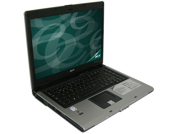 Portátil Acer Aspire BL50:
Procesador Intel Core Solo T1350(1.86Ghz),
Memoria de 512MB DDRII, Disco Duro de 80GB,
Pantalla TFT de 15.4