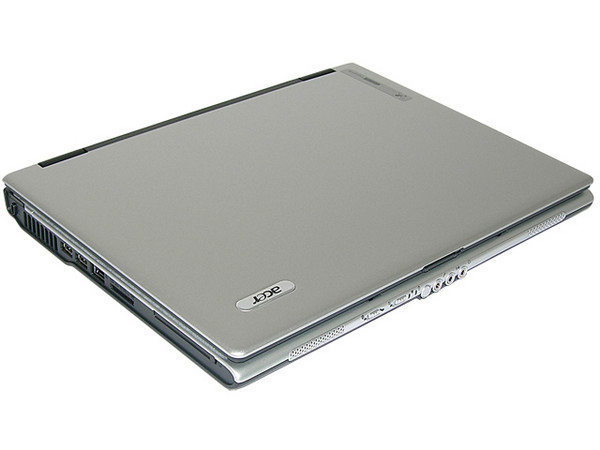 Portátil Acer Aspire BL50:
Procesador Intel Core Solo T1350(1.86Ghz),
Memoria de 512MB DDRII, Disco Duro de 80GB,
Pantalla TFT de 15.4