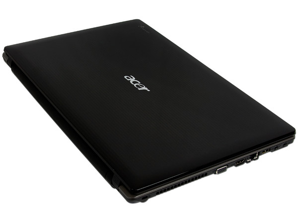 Laptop Acer Aspire 5745-5946:
Procesador Intel Core i3-350M (2.26GHz),
Memoria de 2GB DDR3, Disco Duro 320GB,
Video Intel HD Graphics, DVD-SuperMulti,
Pantalla de 15.6