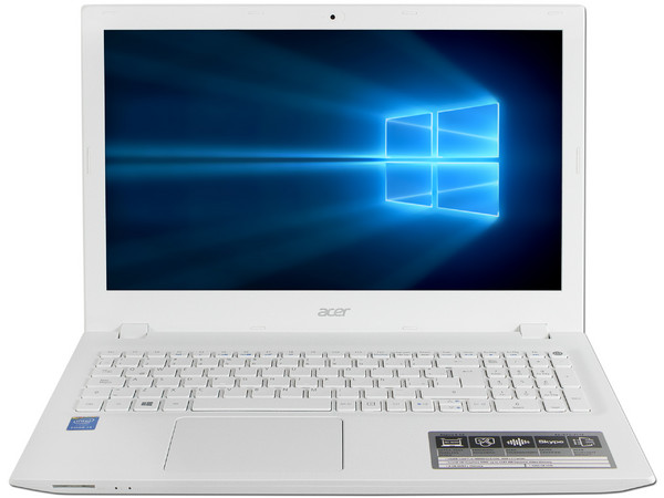 Laptop Acer Aspire E5-573-31TF:
Procesador Intel Core i3 5005U (2.0 GHz),
Memoria de 8GB DDR3L,
Disco Duro de 1TB,
Pantalla de 15.6
