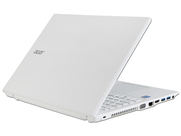 Laptop Acer Aspire E5-573-31TF:
Procesador Intel Core i3 5005U (2.0 GHz),
Memoria de 8GB DDR3L,
Disco Duro de 1TB,
Pantalla de 15.6