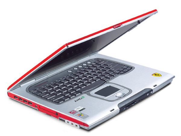 Laptop Acer Ferrari 3000, Edición Limitada, 
AMD Athlon™ XP-M 2500+, 512MB DDR333, 
Video ATI Radeon 9200 con 128MB DDR, Pantalla de 15Pulg. 
Disco Duro de 60GB, Quemador de DVDs (DVD±RW) 
Red 10/100, Fax/Modem 56K, Red Inalámbrica (