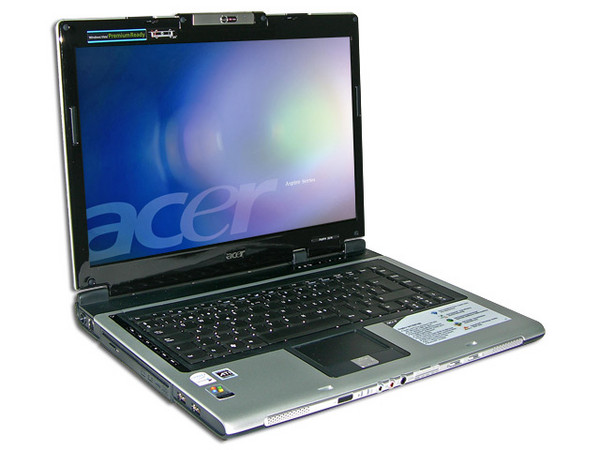 Portátil Acer Aspire 5672WL:
Procesador Intel Core Duo T2300 (1.66Ghz),
2GB en RAM, Disco Duro de 120GB, 
Red 10/100 Mbps, Red Inalambrica 802.11 b/g, 
Pantalla TFT de 15.4 Pulg, DVD DVD±RW Dual Layer 8x,
Lector de Tarjetas 5 en 1 y Windows XP Ho