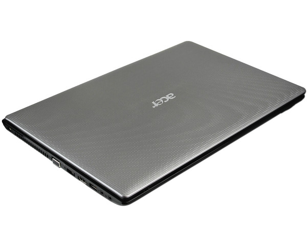 Laptop Acer Aspire 5551-2631:
Procesador AMD Athlon X2 P320 (2.1 GHz),
Memoria de 2GB DDR3, Disco Duro de 250GB,
Video ATI Radeon HD 4250,
Pantalla de 15.6