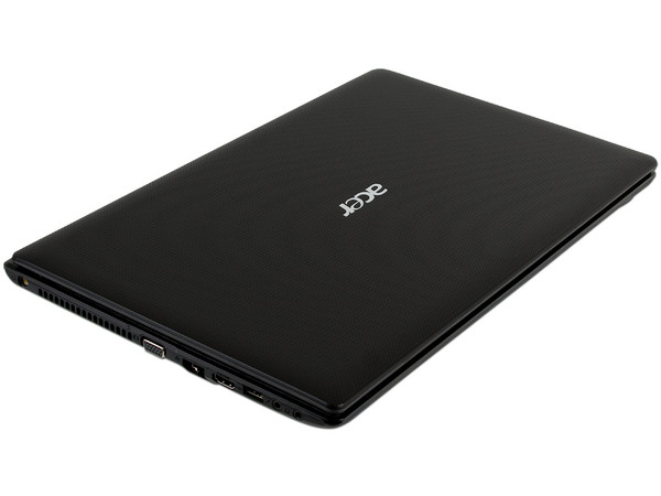 Laptop Acer Aspire 5551-2757:
Procesador AMD Athlon X2 P320 (2.1 GHz),
Memoria de 2GB DDR3, Disco Duro de 320GB,
Video ATI Radeon HD 4250,
Pantalla de 15.6