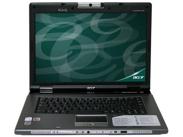 Portátil Acer TravelMate 8202 WL:
Procesador Intel Core Duo T2300(1.66Ghz)
Memoria de 1GB DDRII, Disco Duro de 100GB
Pantalla TFT de 15.4