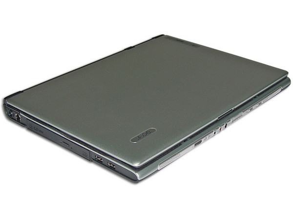 Portátil Acer TravelMate 4672:
Procesador Inte Core Duo T2300E (1.66Ghz),
Memoria de 512MB DDR II, Disco Duro de 80GB,
Pantalla de 15.4