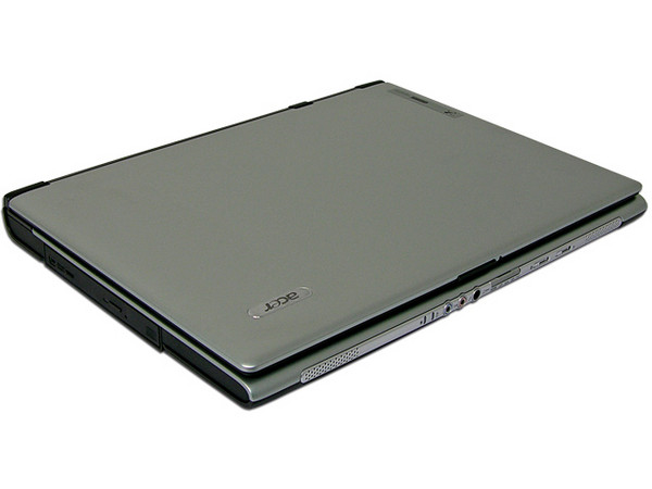 Portátil Acer TravelMate 4220:
Procesador Intel Core Solo T1350(1.83Ghz),
Memoria de 512MB DDRII, Disco Duro de 100GB,
Pantalla TFT de 15.4