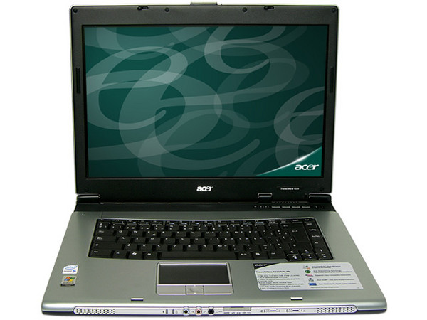 Portátil Acer TravelMate 4220:
Procesador Intel Core Solo T1350(1.83Ghz),
Memoria de 512MB DDRII, Disco Duro de 100GB,
Pantalla TFT de 15.4