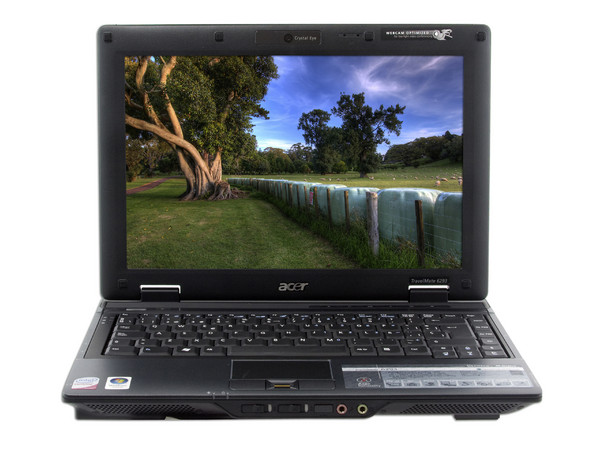 Laptop Acer TravelMate 6293-6994:
Procesador Intel Core 2 Duo T6570, (2.1GHz),
Memoria de 3GB DDR II, Disco Duro de 320GB,
Pantalla de 12.1