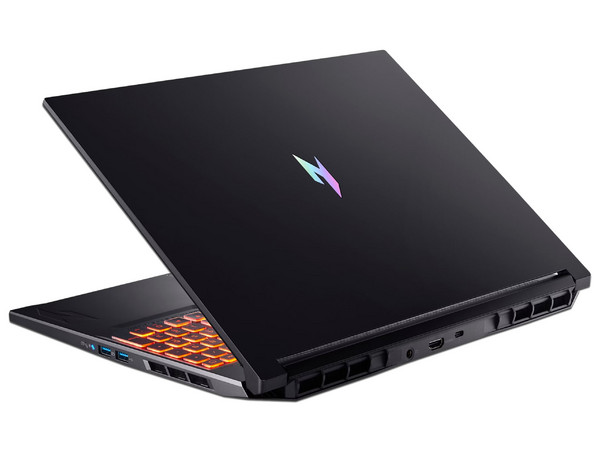 Laptop Gamer Acer Nitro V: 
Procesador Intel Core 7 240H (hasta 5.2 GHz), 
Memoria de 32GB DDR5, 
SSD de 512GB, 
Pantalla de 16