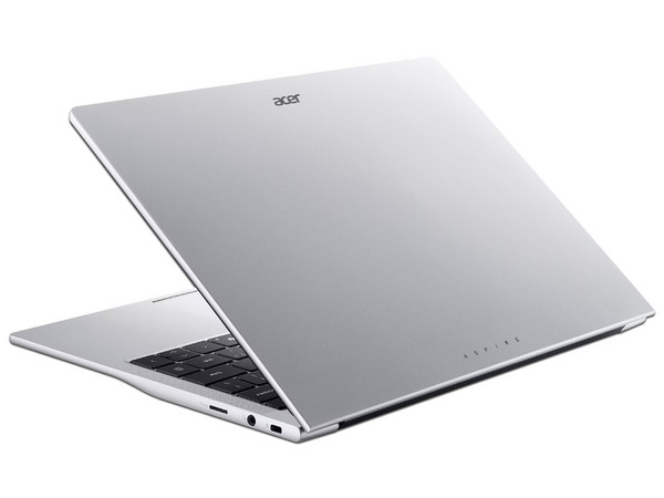 Laptop Acer Lite 14: 
Procesador Intel Core i3 N355 (hasta 3.9 GHz), 
Memoria de 8GB DDR4, 
SSD de 512GB, 
Pantalla de 14