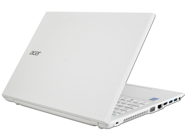 Laptop Acer Aspire E5-573-38KS:
Procesador Intel Core i3 5005U (2.0 GHz),
Memoria de 4GB DDR3L,
Disco Duro de 1TB,
Pantalla de 15.6