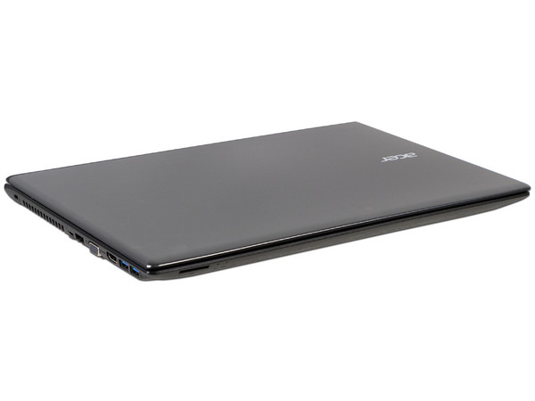 Laptop Acer Aspire E5-575-72N3:
Procesador Intel Core i7 7500U (hasta 3.50 GHz),
Memoria de 8GB DDR4,
Disco Duro de 1TB,
Pantalla de 15.6