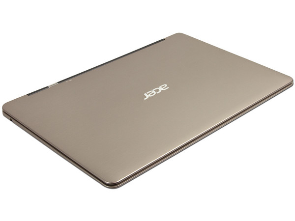 Ultrabook Acer Aspire S3-391-6411:
Procesador Intel Core i3-2377M (1.50GHz),
Memoria de 4GB DDR3, D.D. de 320GB, 20GB SSD,
Pantalla LED de 13.3