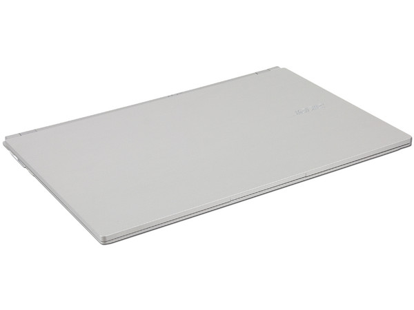 Ultrabook Acer Aspire S7-191-9496:
Procesador Intel Core i7-3517U (1.9GHz) 3era Generación,
Memoria de 4GB DDR3, SSD de 256 GB,
Pantalla LED Multi Touch de 11.6