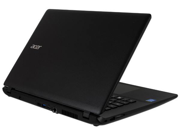 Laptop Acer ES1 (ES1-511-C4TC):
Procesador Intel Celeron N2830 (hasta 2.41 GHz),
Memoria de 2 GB DDR3, D.D. de 500 GB,
Pantalla LED de 15.6