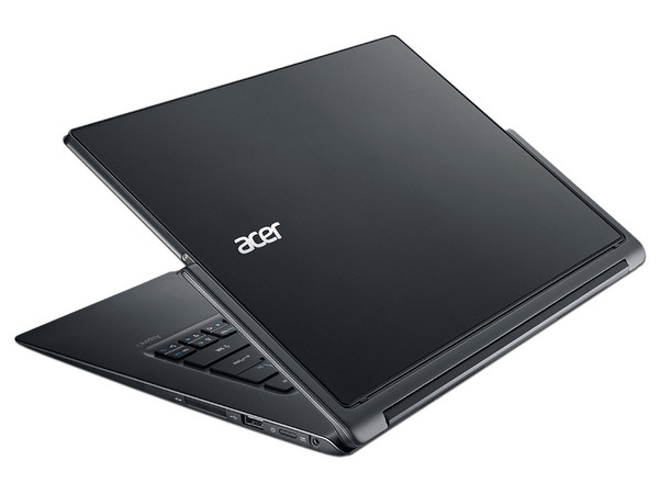 Laptop Acer Aspire R7-371T-50XQ:
Procesador Intel Core i5 4210U (hasta 2.7 GHz),
Memoria de 4GB LPDDR3,
SSD de 128GB,
Pantalla de 13.3