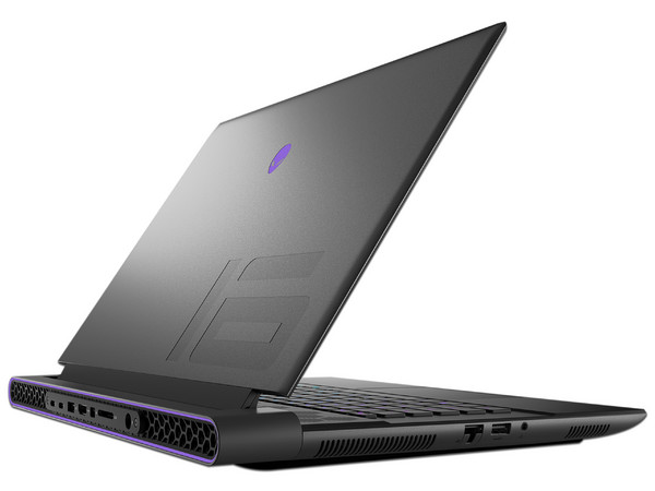 Laptop Gamer DELL Alienware M16R1: 
Procesador Intel Core i7-13700HX (hasta 5.0 GHz), 
Memoria de 16GB DDR4, 
SSD de 1TB, 
Pantalla de 15.6
