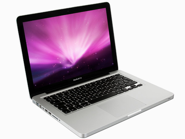MacBook Pro Apple :
Procesador Intel Core 2 Duo a 2.4GHz,
Memoria de 4GB DDR III, Disco Duro de 250GB,
Pantalla de 13.3