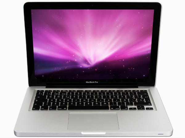 MacBook Pro Apple :
Procesador Intel Core 2 Duo a 2.4GHz,
Memoria de 4GB DDR III, Disco Duro de 250GB,
Pantalla de 13.3