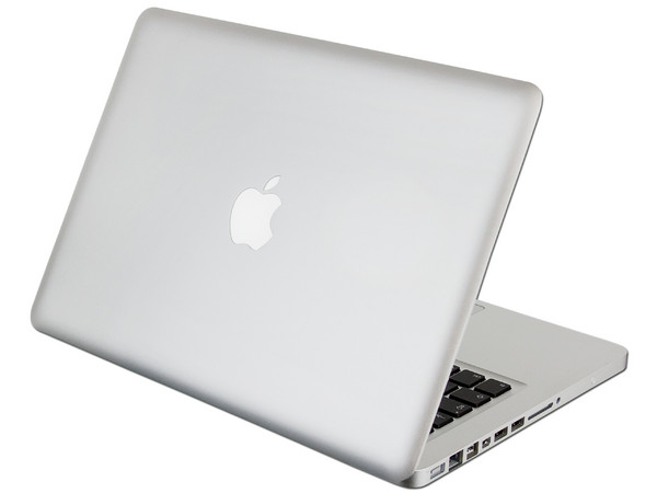 MacBook Pro Apple :
Procesador Intel Core 2 Duo a 2.4GHz,
Memoria de 4GB DDR III, Disco Duro de 250GB,
Pantalla de 13.3
