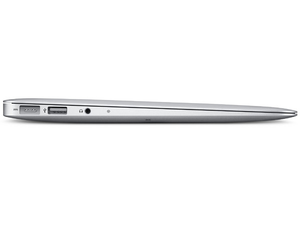 Apple MacBook Air:
Procesador Intel Core 2 Duo (1.86GHz),
Memoria de 2GB DDR III, 256 GB de almacenamiento,
Video NVIDIA GeForce GT 320M 256MB DDR3,
Pantalla de 13.3