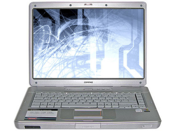 Portátil Compaq Presario C318LA,
Procesador Intel Core Solo T1350 (1.86 GHz),
Memoria de 512 MB DDRII, Pantalla TFT/WXGA de 15.4