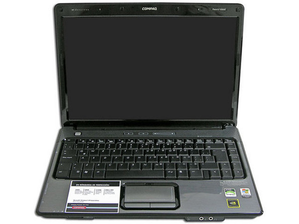 Portátil Compaq Presario V3117LA,
Procesador Mobile AMD Sempron 3400+ (1.8GHz),
Memoria de 512 MB DDR2, Pantalla de 14.1