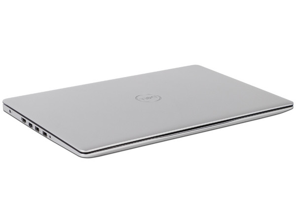 Laptop DELL Inspiron 15-5575:
Procesador AMD Ryzen 5 2500U (hasta 3.6GHz),
Memoria de 8GB DDR4,
SSD de 256GB,
Pantalla de 15.6