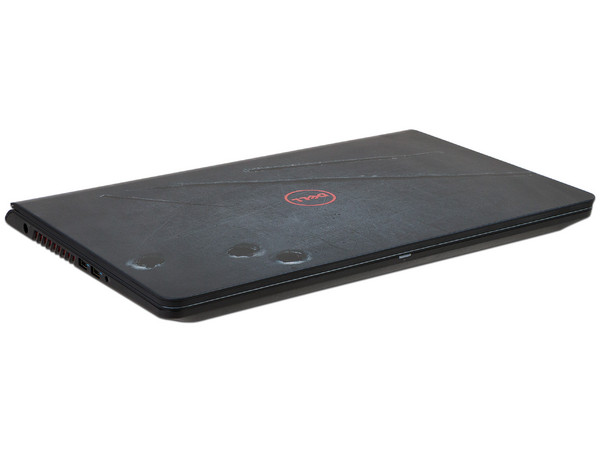 Laptop DELL Inspiron Gaming 15-5577:
Procesador Intel Core i5 7300HQ (hasta 3.50 GHz),
Memoria de 8GB DDR4,
Disco Duro de 1TB,
SSD de 128GB,
Pantalla de 15.6