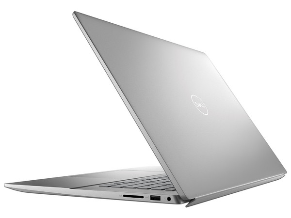 Laptop DELL Inspiron 5620:
Procesador Intel Core i5 1235U (hasta 4.40 GHz),
Memoria de 8GB DDR4,
SSD de 256GB,
Pantalla de 16