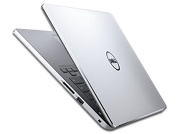 Laptop DELL Inspiron 14-7472:
Procesador Intel Core i5 8250U (3.40 GHz),
Memoria de 8GB DDR4,
Disco Duro de 1TB,
SSD de 128GB,
Pantalla de 14