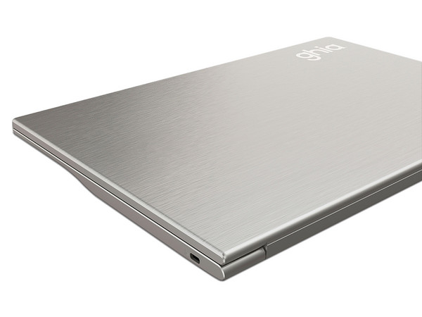 Laptop GHIA Libero: 
Procesador Intel Celeron N4020C (hasta 2.8 GHz), 
Memoria de 8GB DDR4, 
SSD de 512GB, 
Pantalla de 14