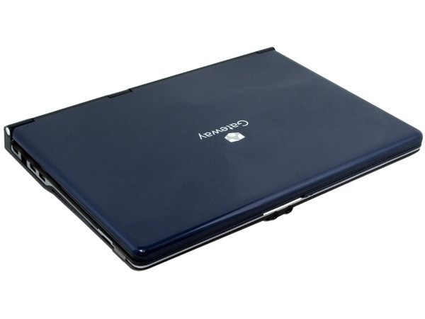 Portátil Gateway M-7819e Azul:
Procesador Intel Core 2 Duo T5800, (2GHz),
Memoria de 3GB DDR II, Disco Duro de 320GB,
Pantalla de 15.4