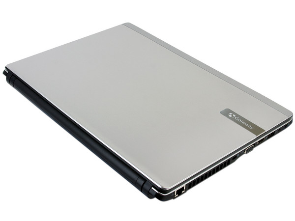 Laptop Gateway ID49C05e:
Procesador Intel Core i3-370M, (2.40GHz),
Memoria de 4GB DDR3, Disco Duro de 500GB,
Pantalla de 14