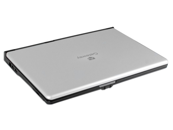 Portátil Gateway M-6812m Silver:
Procesador Intel Core 2 Duo T5550 (1.83GHz)
Memoria de 2GB DDR II, Disco Duro de 160GB,
Pantalla de 15.4
