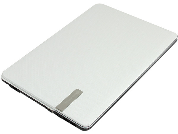 Laptop Gateway NV47H09M:
Procesador Intel Core i3-2350M (2.3 GHz),
Memoria de 4GB DDR3, D.D. 500GB,
Pantalla LED de 14