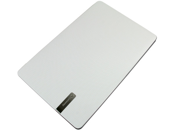 Laptop Gateway NV57H38M:
Procesador Intel Pentium B 960 (2.2GHz),
Memoria de 4GB DDR3, D.D. 320GB,
Pantalla LED de 15.6