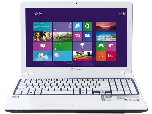 Laptop Gateway NV56R07M:
Procesador Intel Pentium B960 (2.2 GHz),
Memoria de 4 GB DDR3, D.D. de 500 GB,
Pantalla de 15.6
