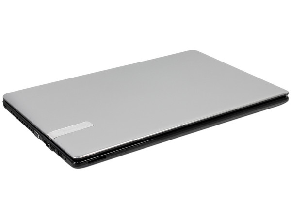 Laptop Gateway NE57205M:
Procesador Intel Celeron 2955U (1.4 GHz),
Memoria de 4 GB DDR3, D.D. 500 GB,
Pantalla LED de 15.6