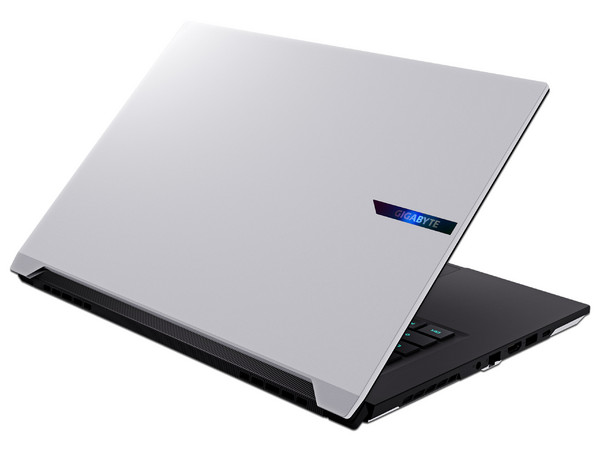 Laptop Gigabyte Aero X16:
Procesador AMD Ryzen 9 AI HX 370 (hasta 5.1 GHz),
Memoria de 32GB DDR5,
SSD de 1TB,
Pantalla de 16