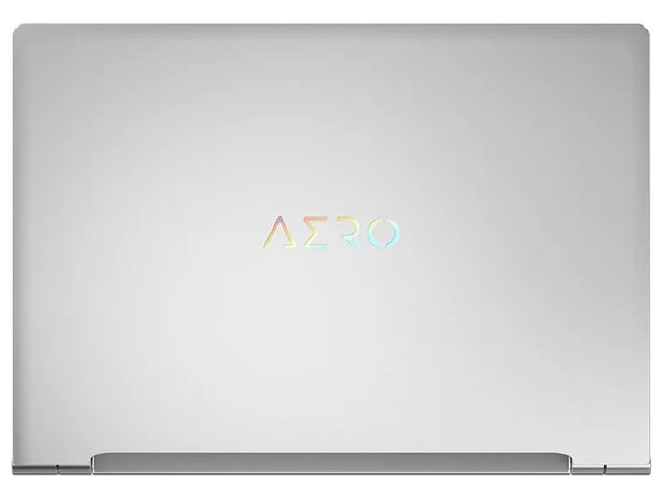 Laptop Gamer Gigabyte Aero 14:
Procesador Intel Core i5 12500H (Hasta 4.5 GHz),
Memoria de 16GB DDR5,
SSD de 1TB,
Pantalla de 14